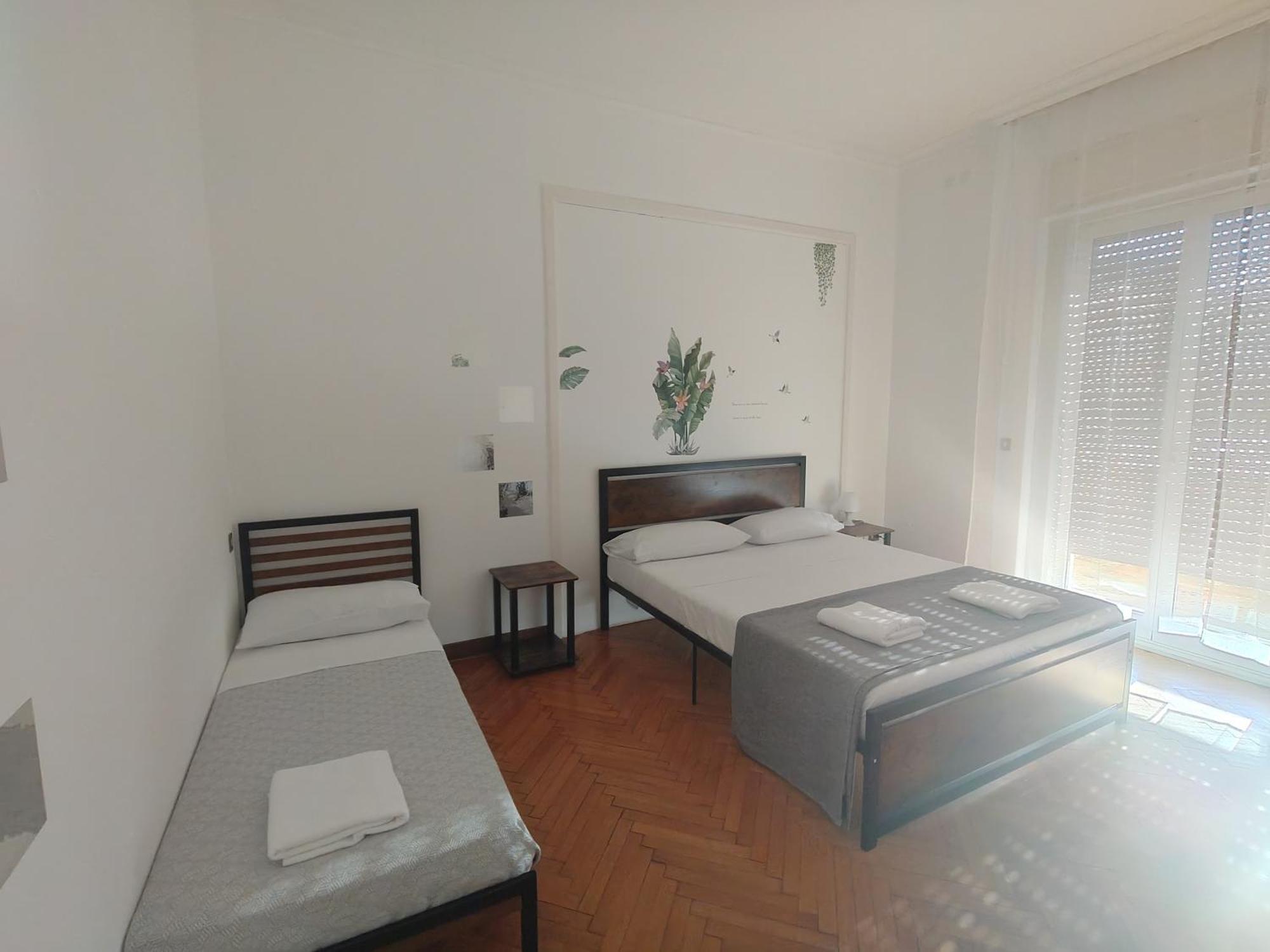 Dock Bay Lodge Hostello Trieste Bagian luar foto