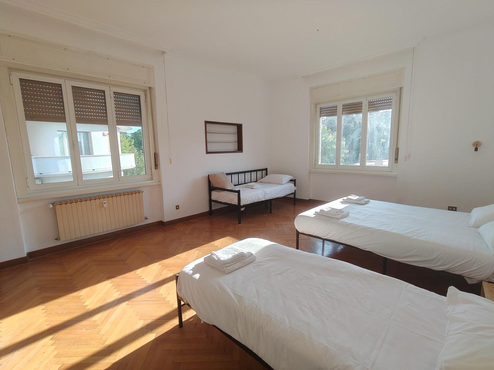 Dock Bay Lodge Hostello Trieste Bagian luar foto