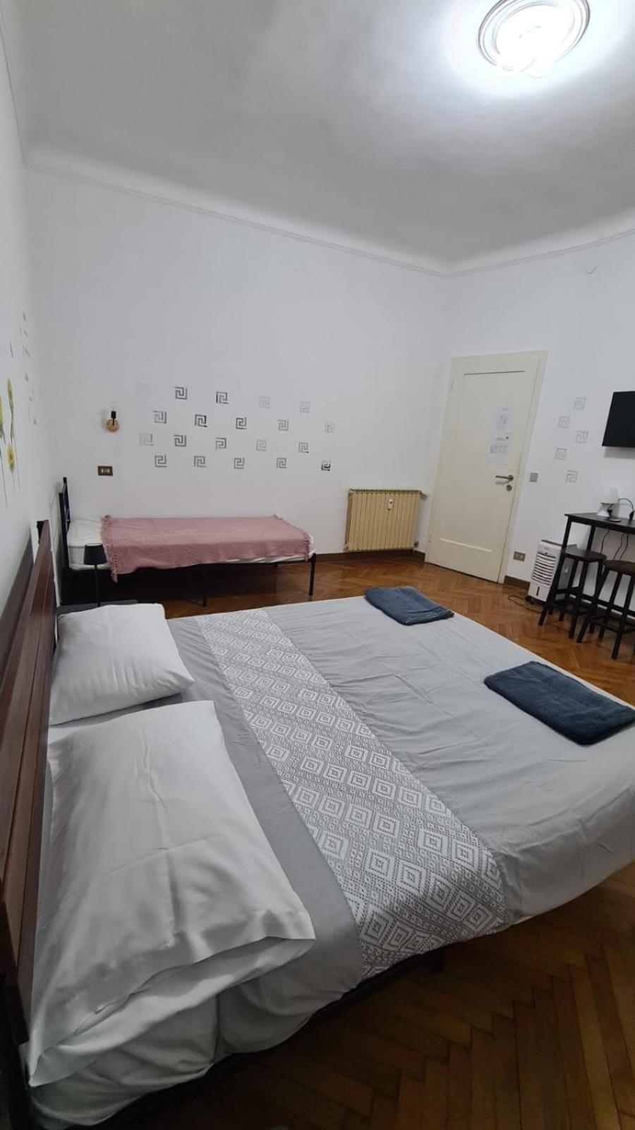 Dock Bay Lodge Hostello Trieste Bagian luar foto