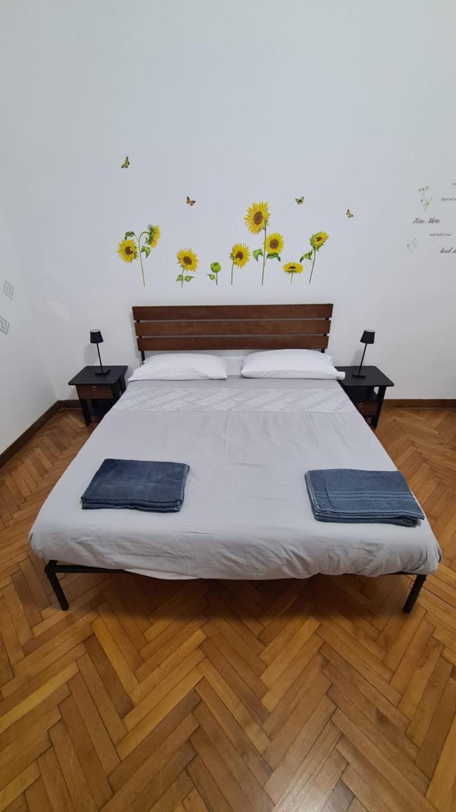 Dock Bay Lodge Hostello Trieste Bagian luar foto