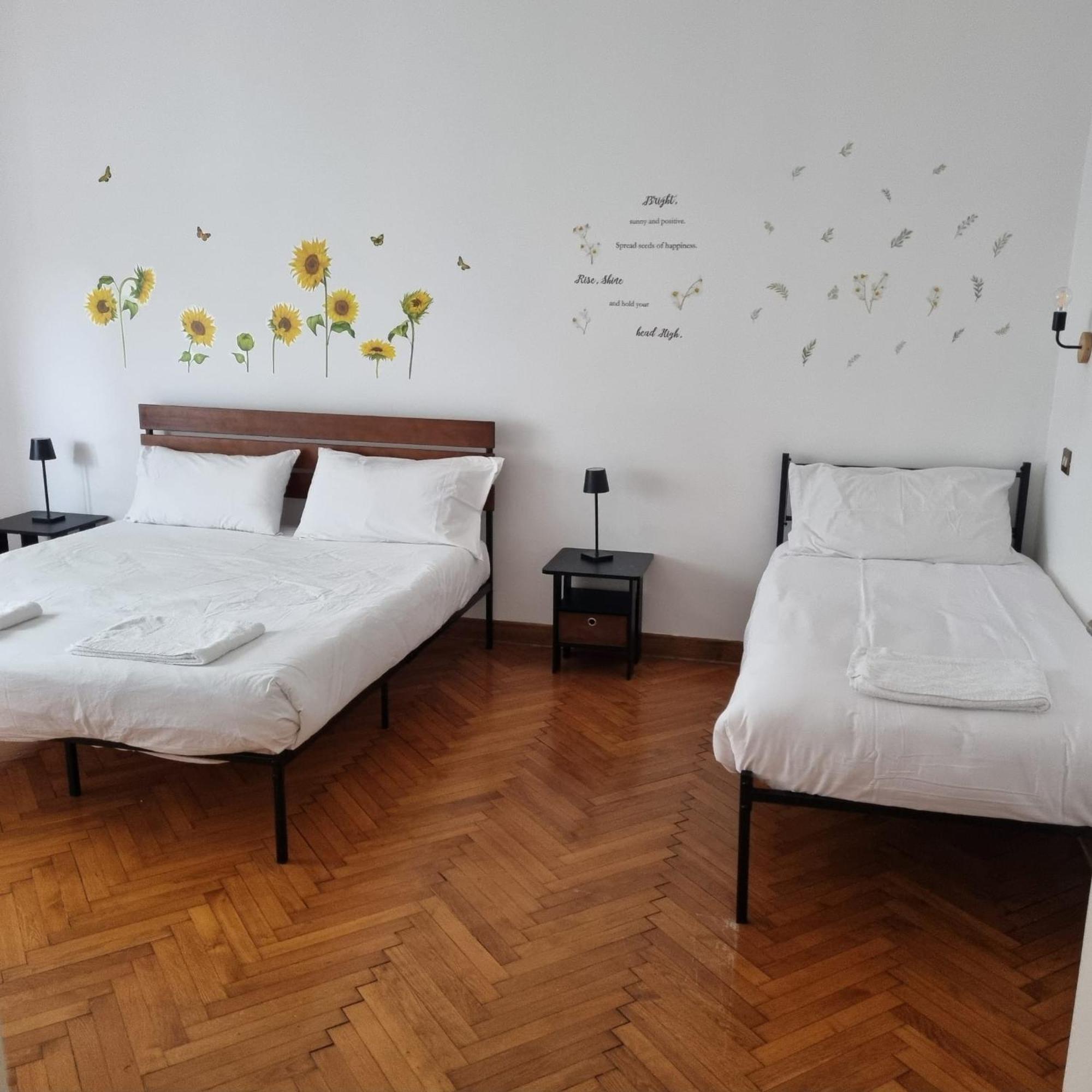 Dock Bay Lodge Hostello Trieste Bagian luar foto