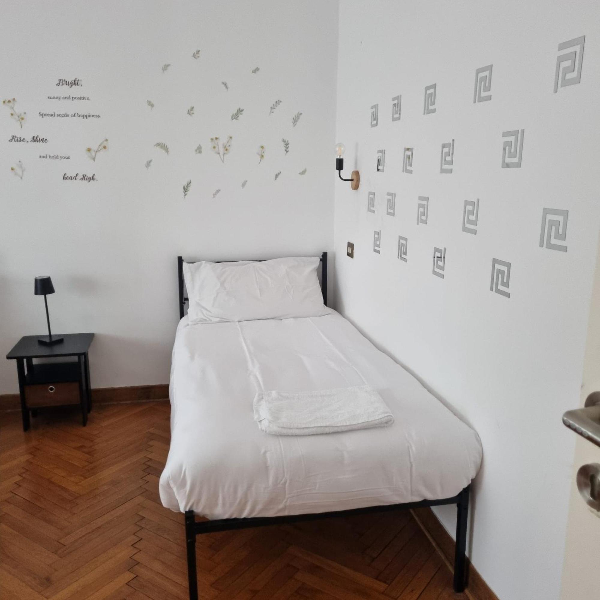 Dock Bay Lodge Hostello Trieste Bagian luar foto