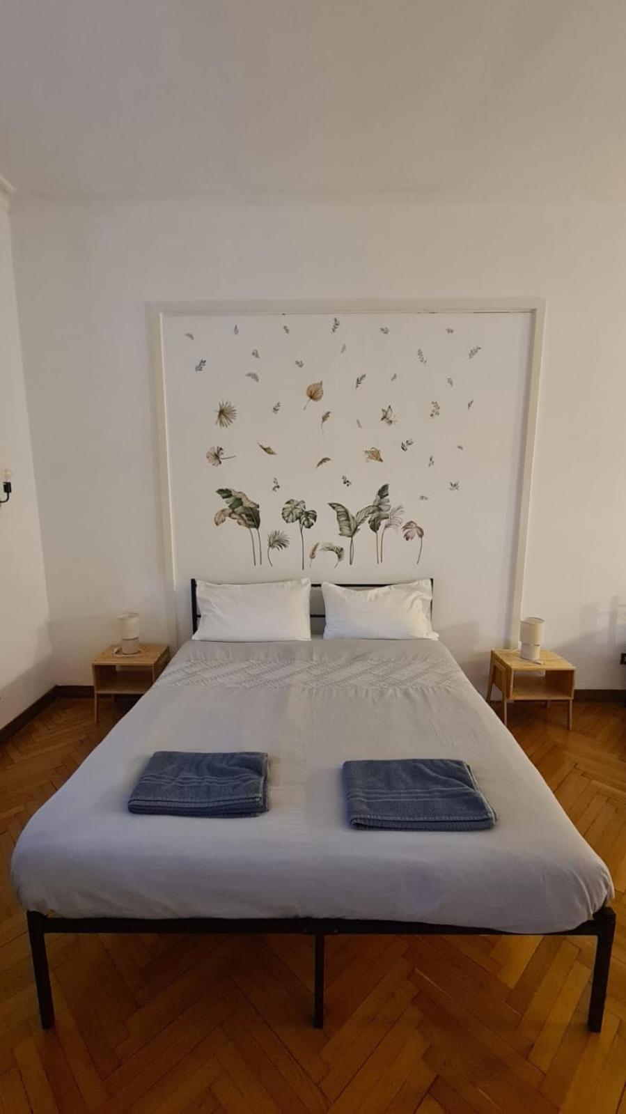 Dock Bay Lodge Hostello Trieste Bagian luar foto