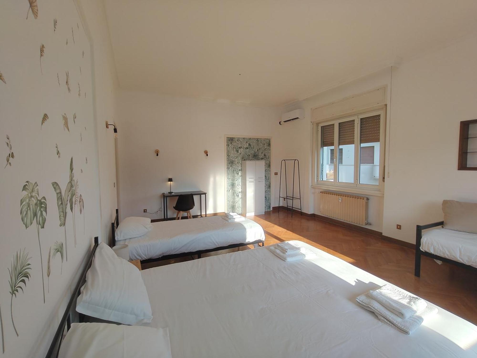 Dock Bay Lodge Hostello Trieste Bagian luar foto