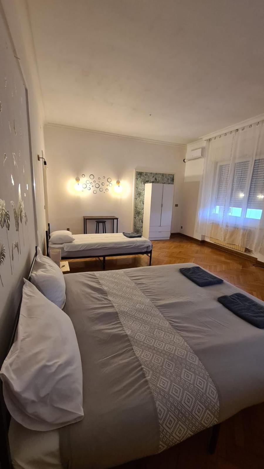 Dock Bay Lodge Hostello Trieste Bagian luar foto