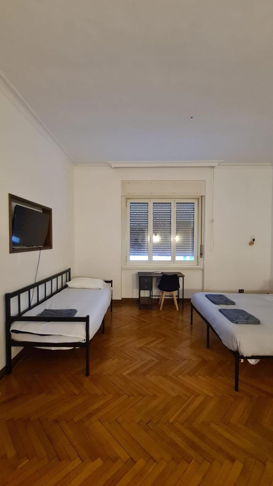 Dock Bay Lodge Hostello Trieste Bagian luar foto