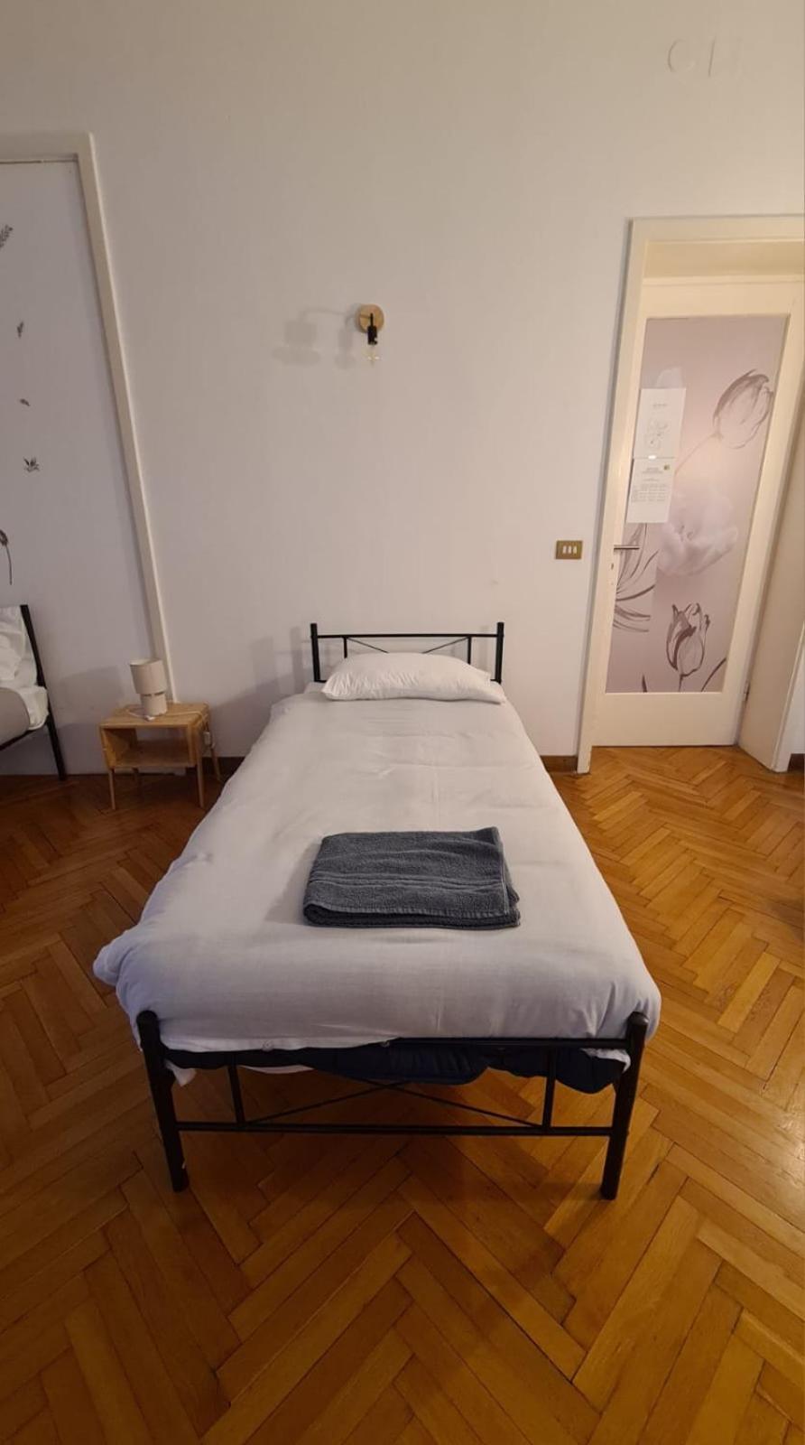 Dock Bay Lodge Hostello Trieste Bagian luar foto