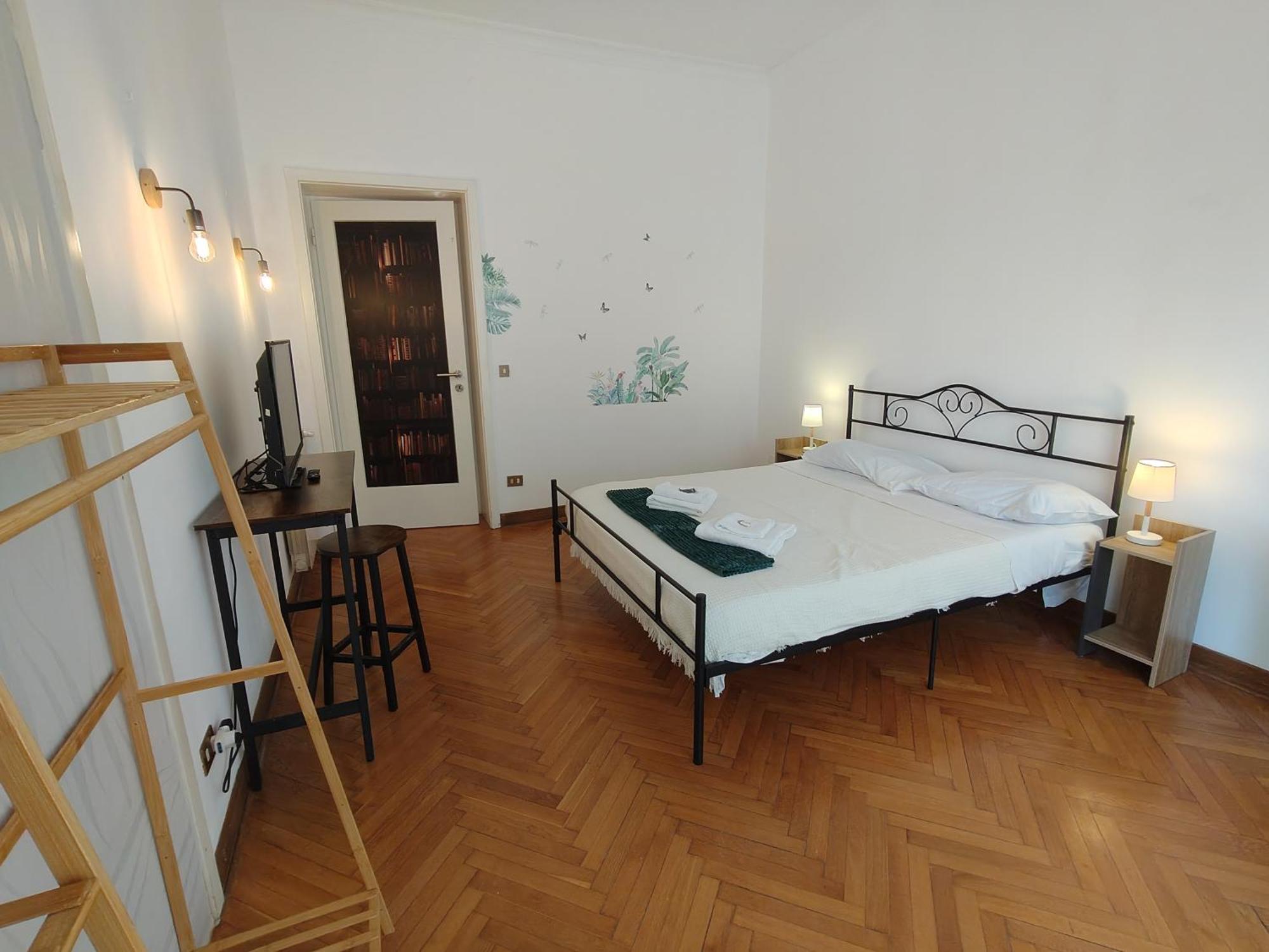 Dock Bay Lodge Hostello Trieste Bagian luar foto