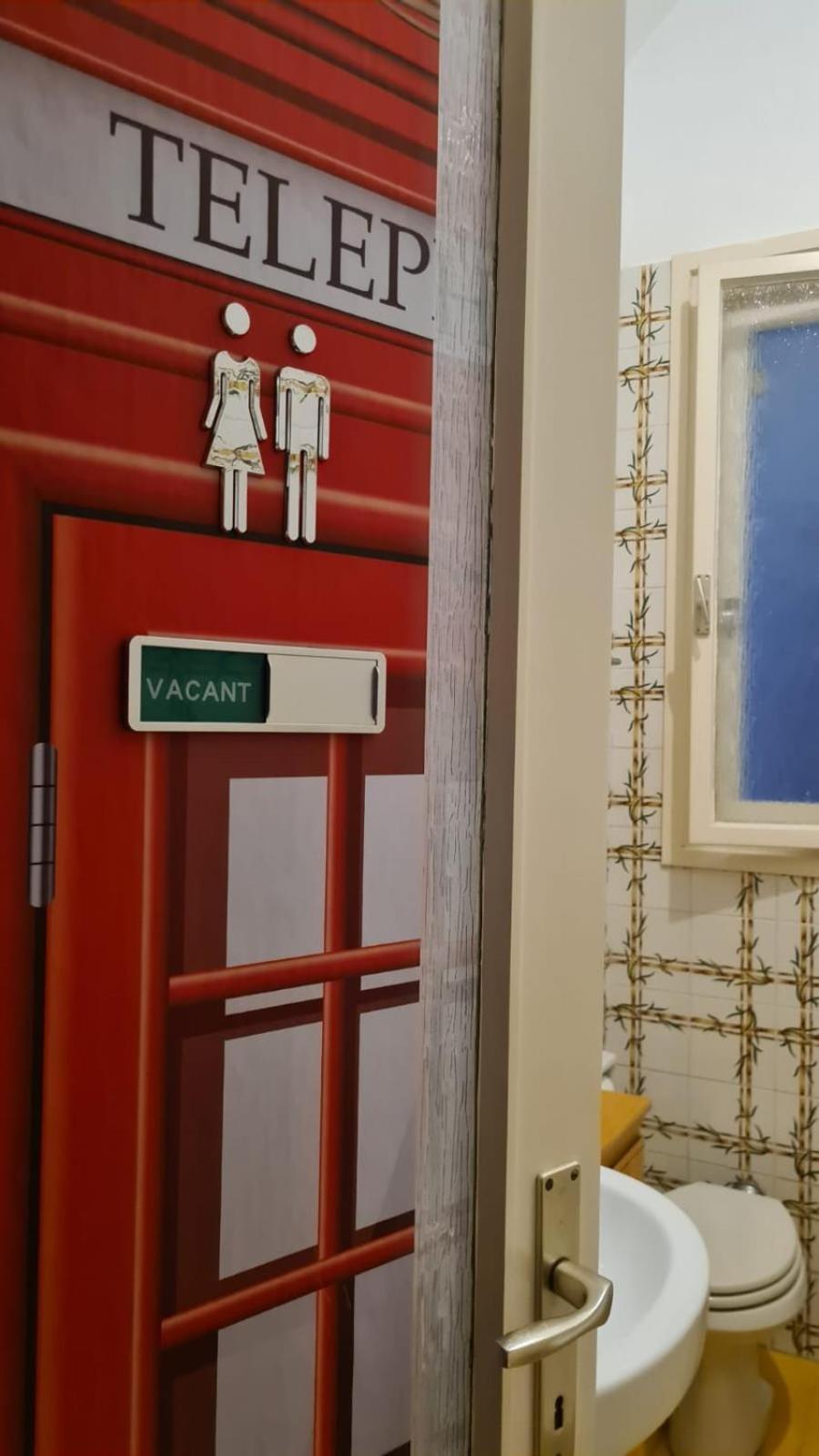 Dock Bay Lodge Hostello Trieste Bagian luar foto